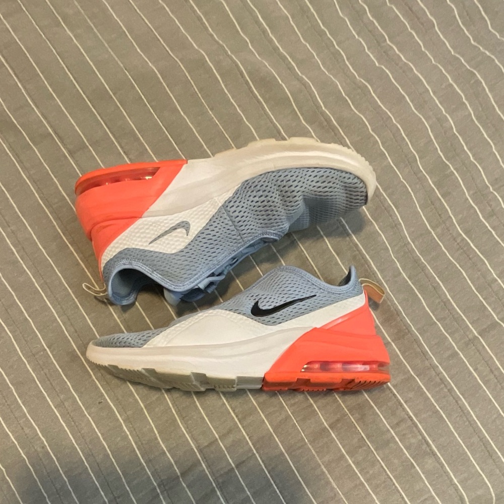 Size 8 Nike air